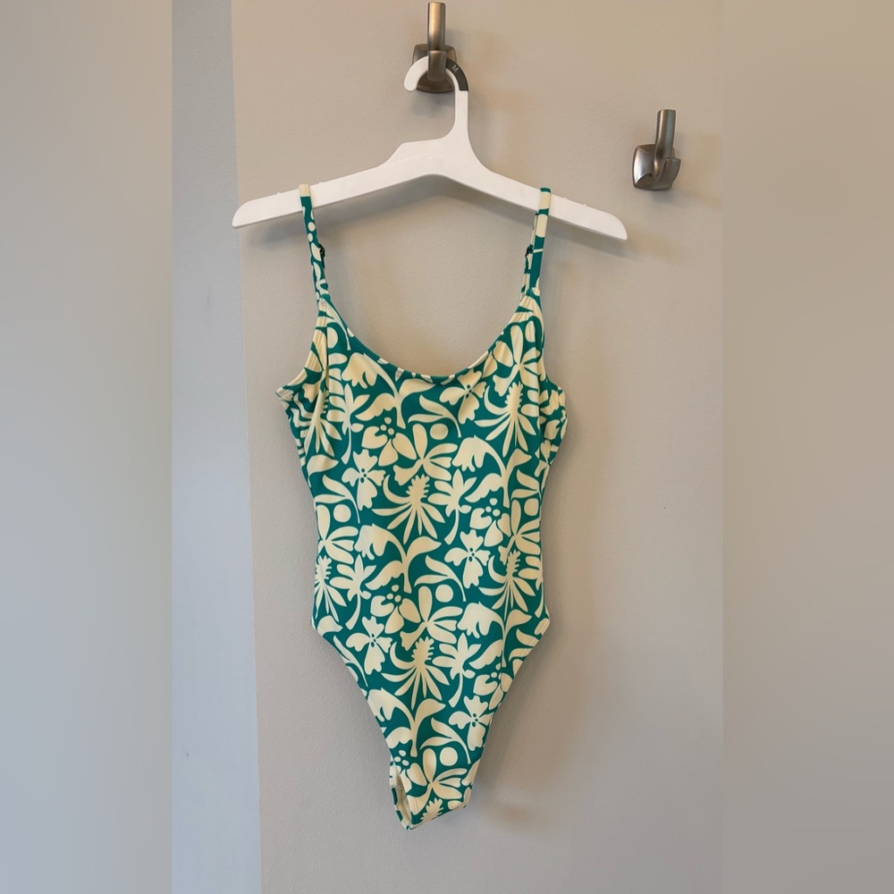 Andie Swim Laguna Green and Cream One Piece Swimsuit